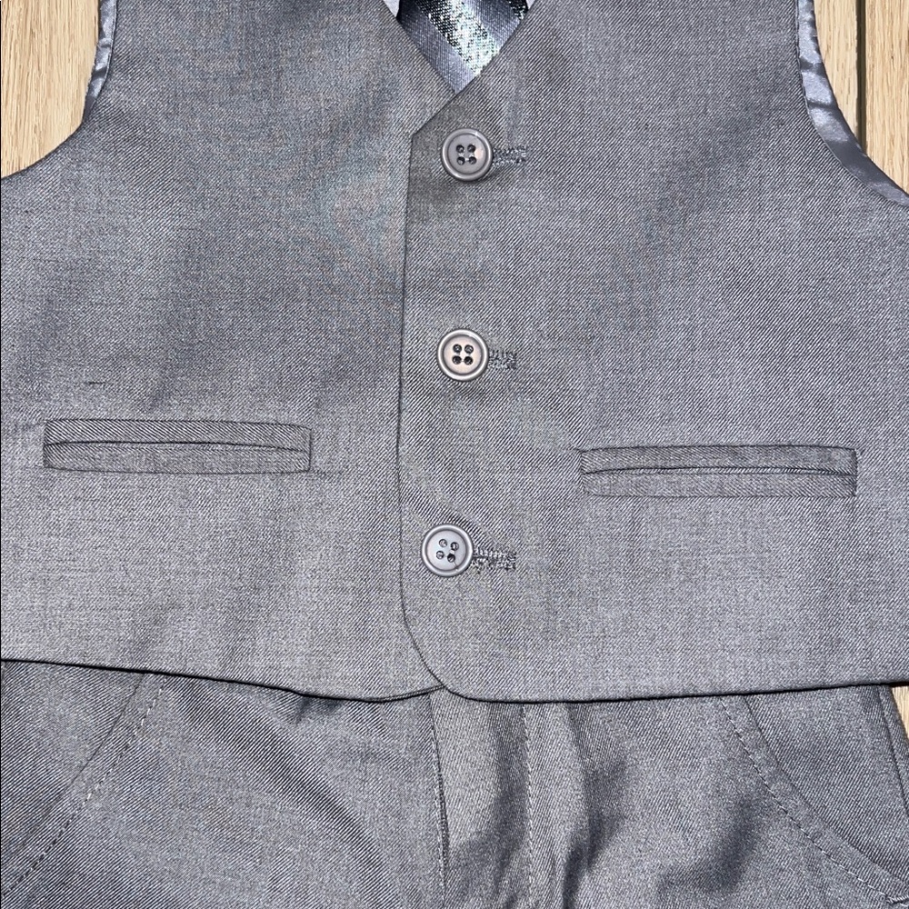 Elegant Kids Light Gray 3 Piece Formal Wear with Vest, Pants and Tie - Picture 12 of 13